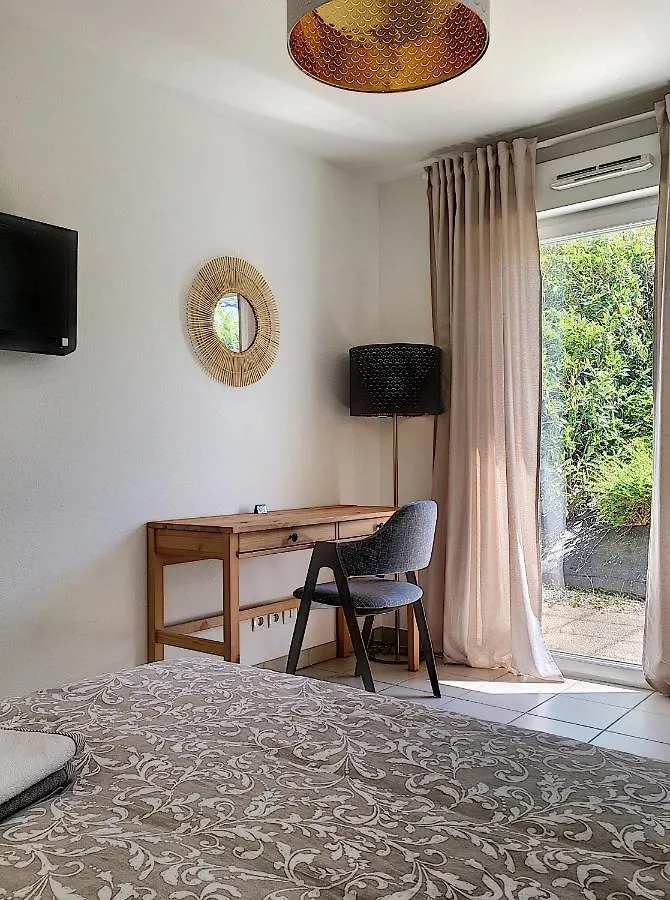 Studio en face Hopital Nord avec terrasse Saint-Priest-en-Jarez